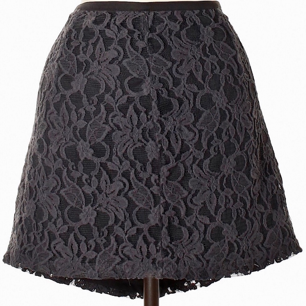 Gap Black and Gray Floral Lace Mini Skirt